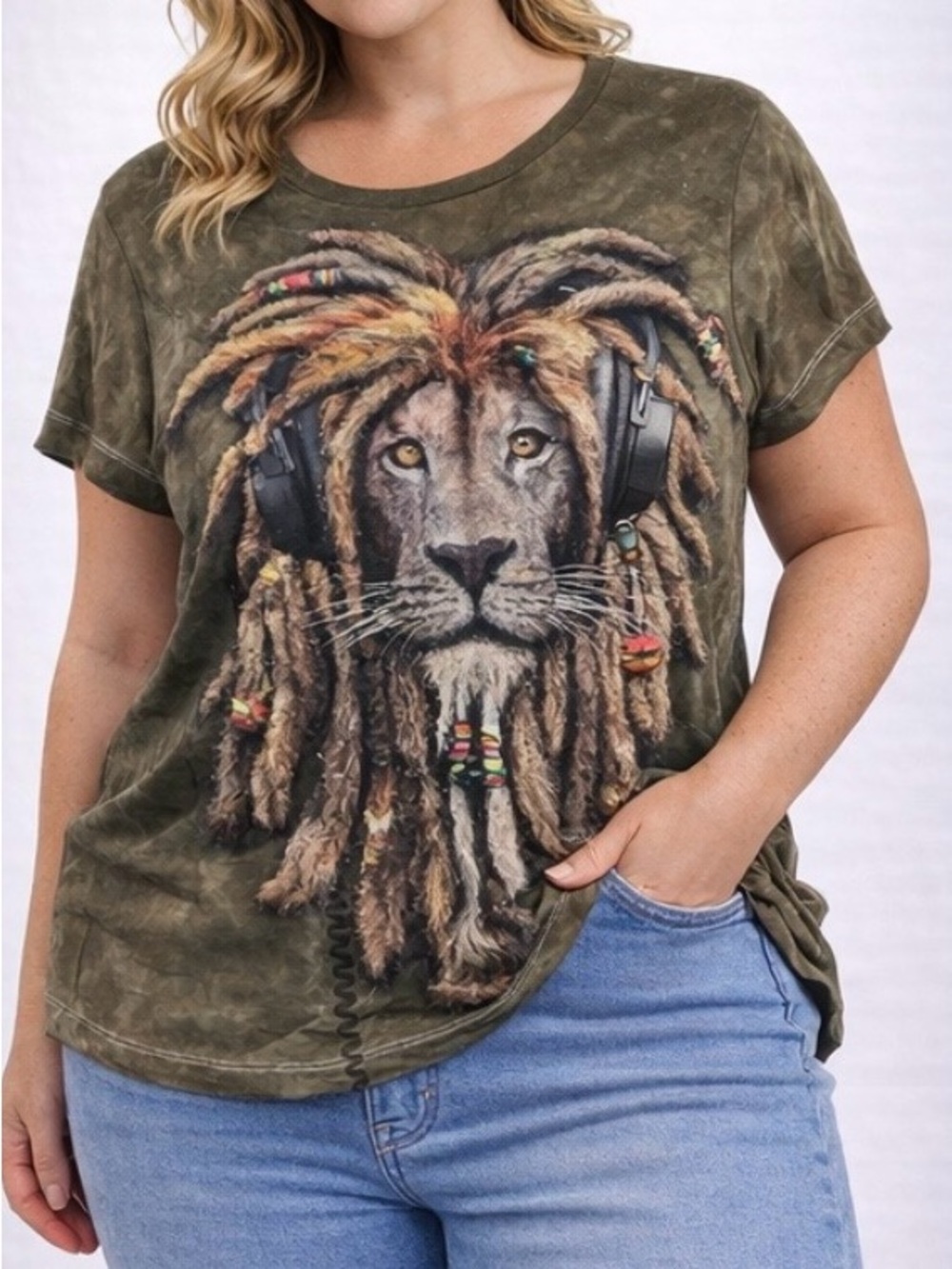 Women’s Lion Graphic Shirt - Size XL